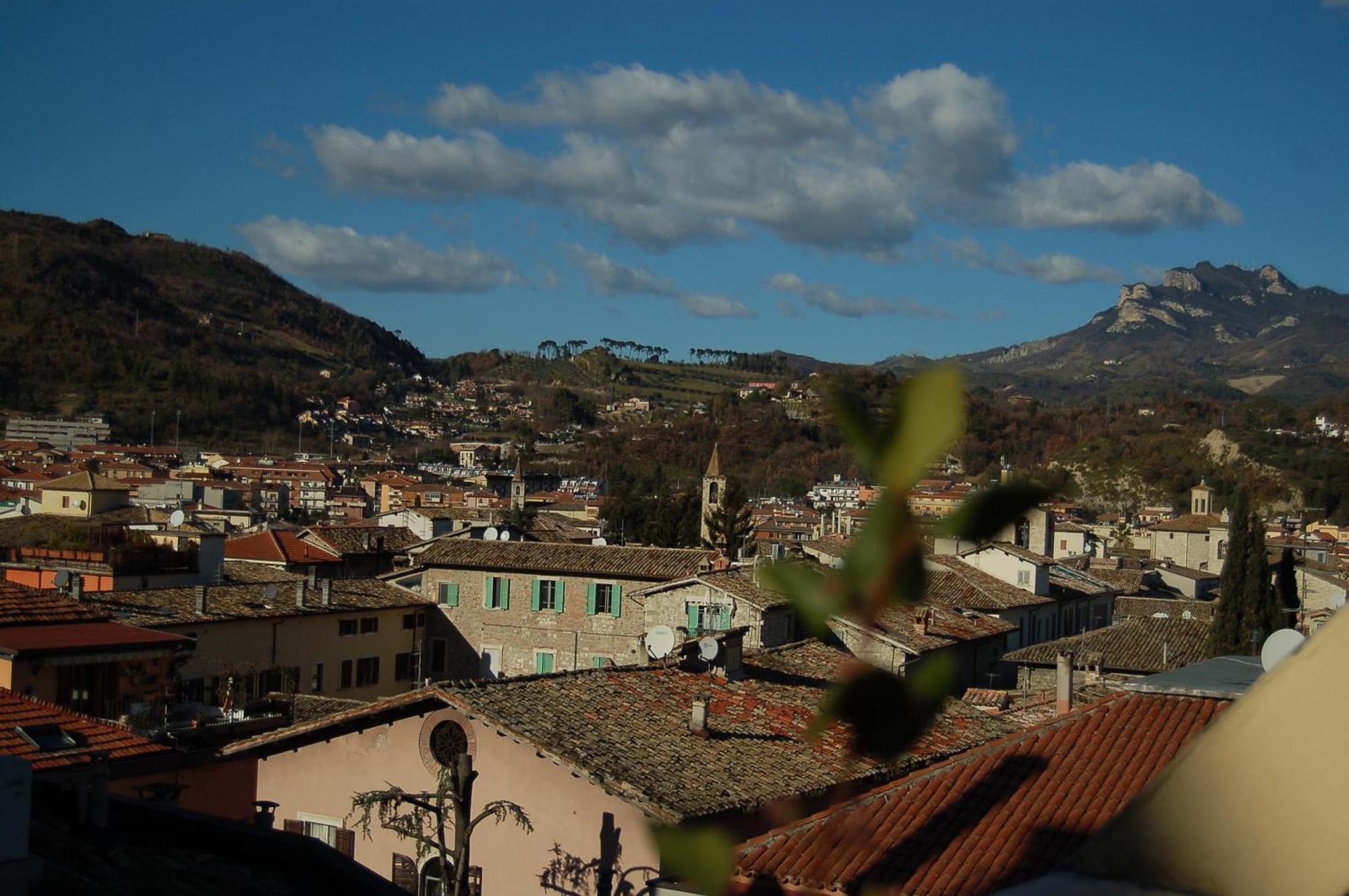 A Casa Di Lola Bed & Breakfast Ascoli Piceno Exterior foto