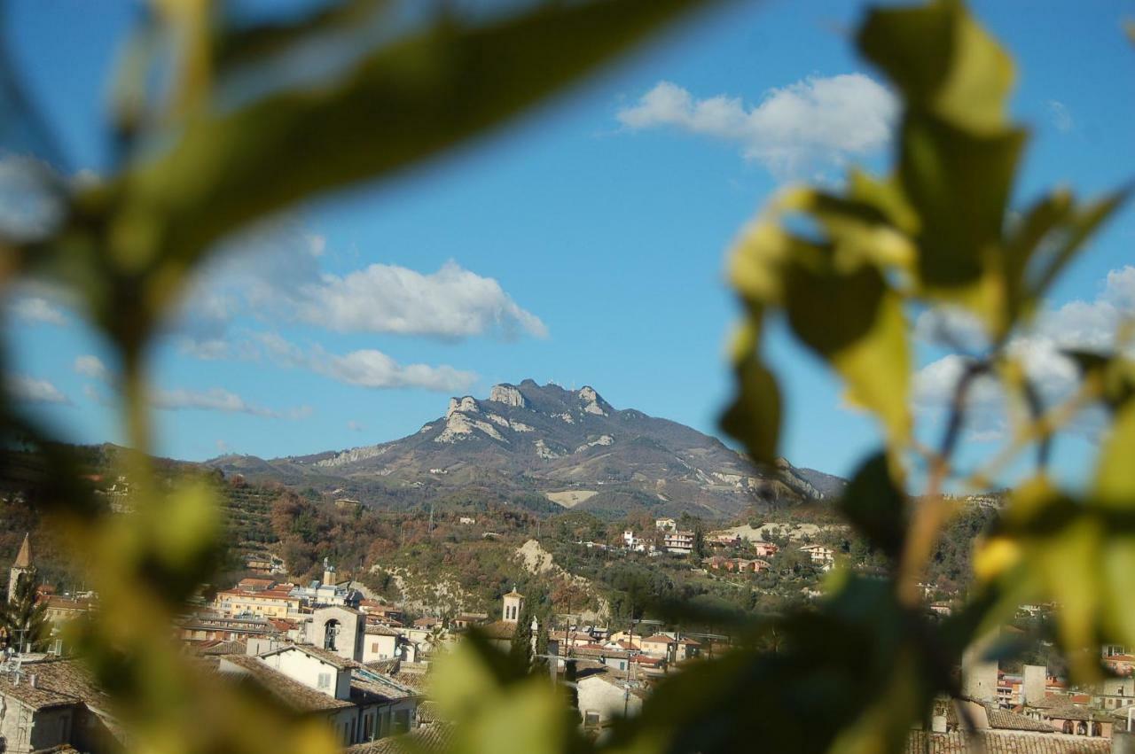 A Casa Di Lola Bed & Breakfast Ascoli Piceno Exterior foto