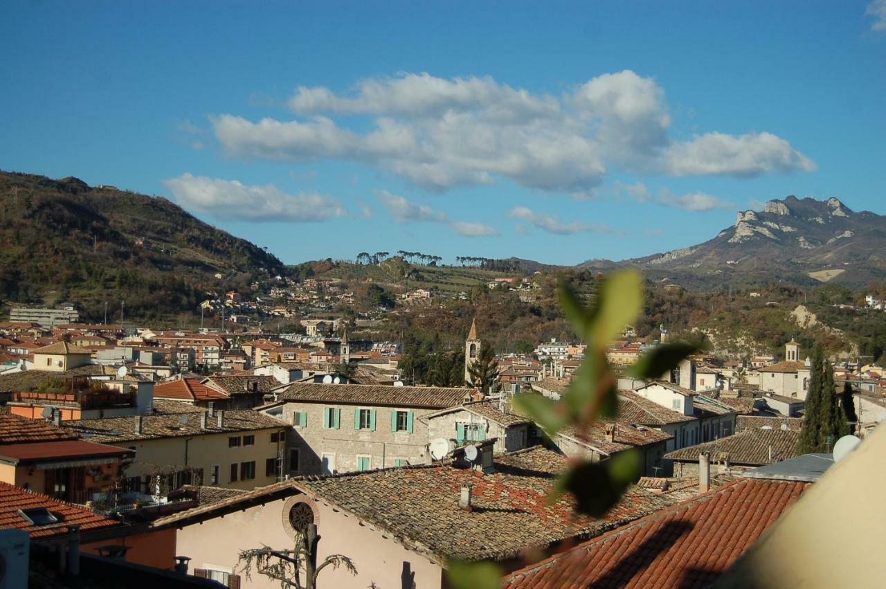 A Casa Di Lola Bed & Breakfast Ascoli Piceno Exterior foto