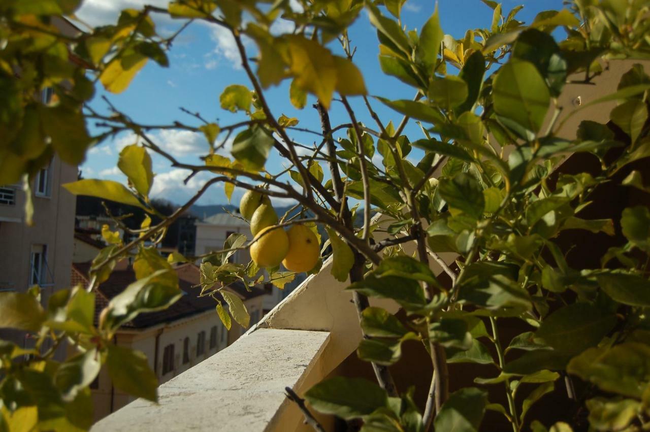 A Casa Di Lola Bed & Breakfast Ascoli Piceno Exterior foto
