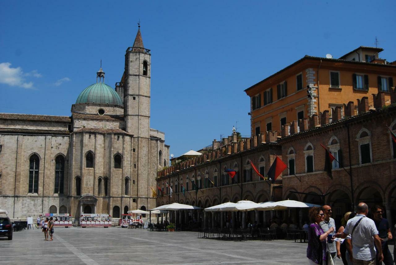 A Casa Di Lola Bed & Breakfast Ascoli Piceno Exterior foto