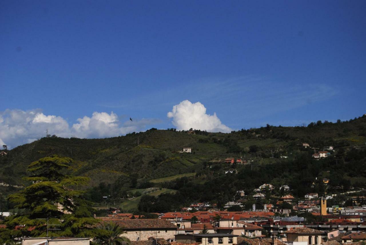 A Casa Di Lola Bed & Breakfast Ascoli Piceno Exterior foto